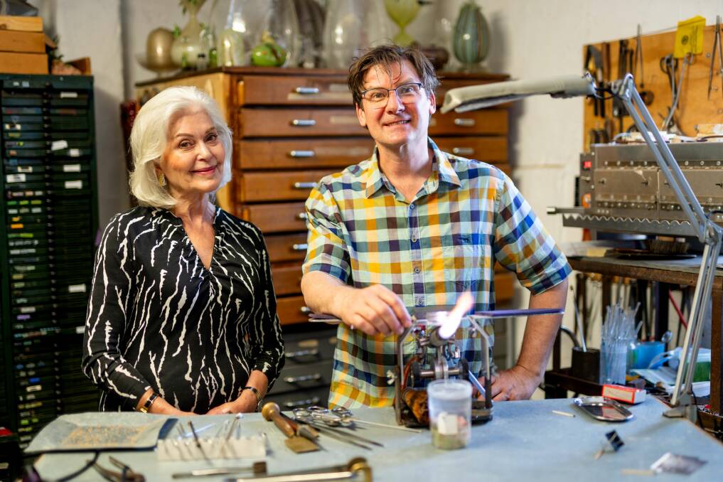 A broken vase owned by Paula Nagel will be given new life by glass artist Tom Moore. Picture supplied