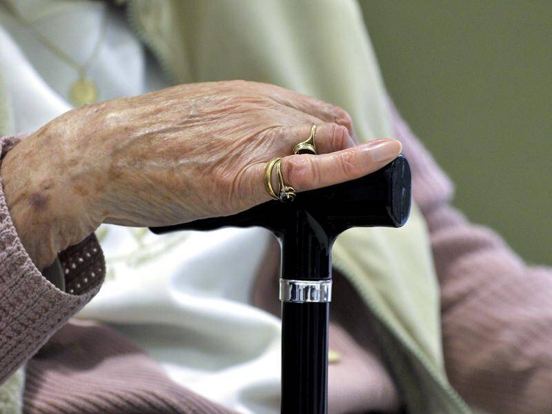 High costs are pushing older Australians renters to aged care homes prematurely, a report has found. (Alan Porritt/AAP PHOTOS)
